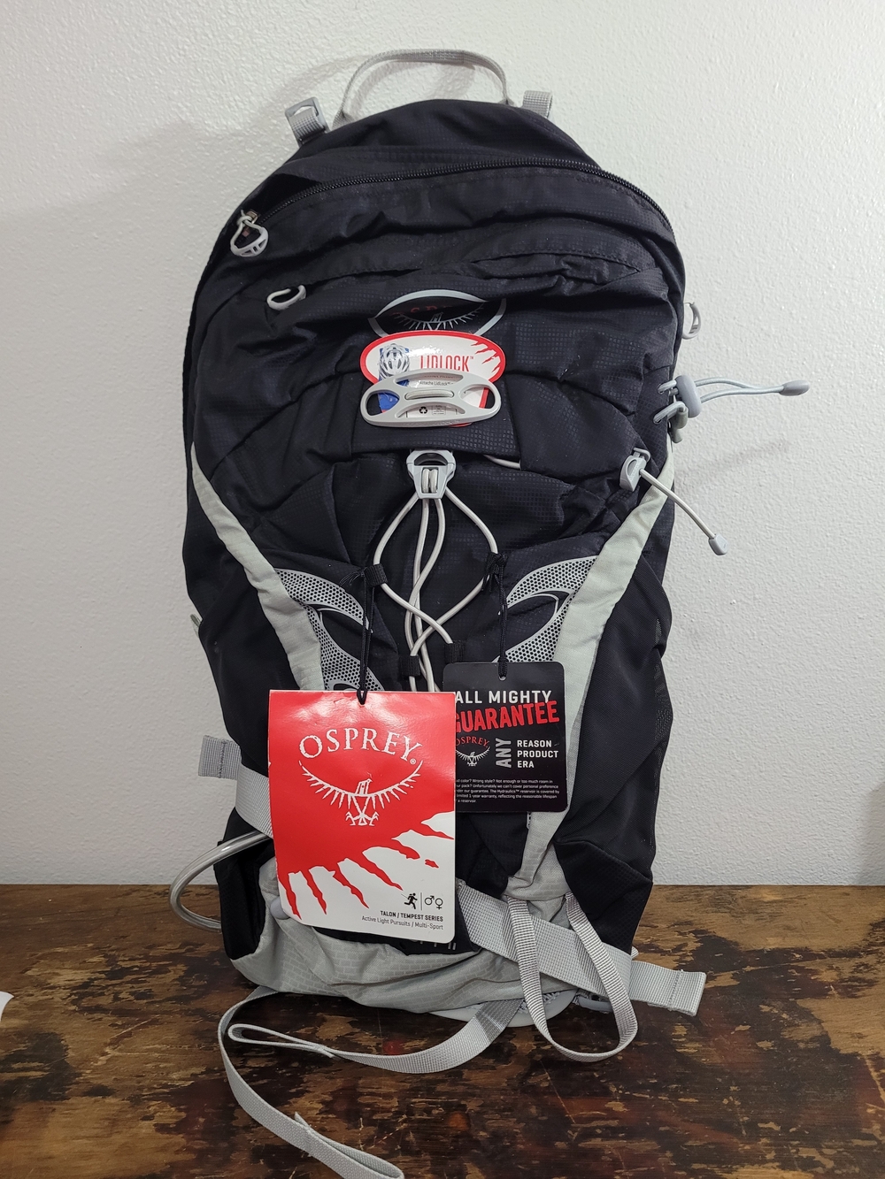 OSPREY Talon 11 Black and Light Gray Men's Hiking Backpack